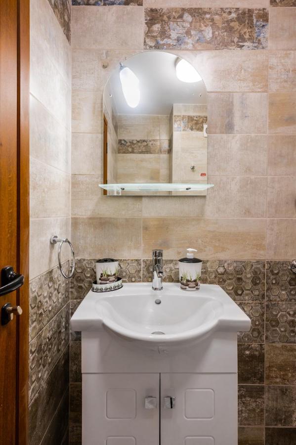 Ferienwohnung Nomad Haven: 1Bd Flat With Balcony & Desk Sofia Exterior foto
