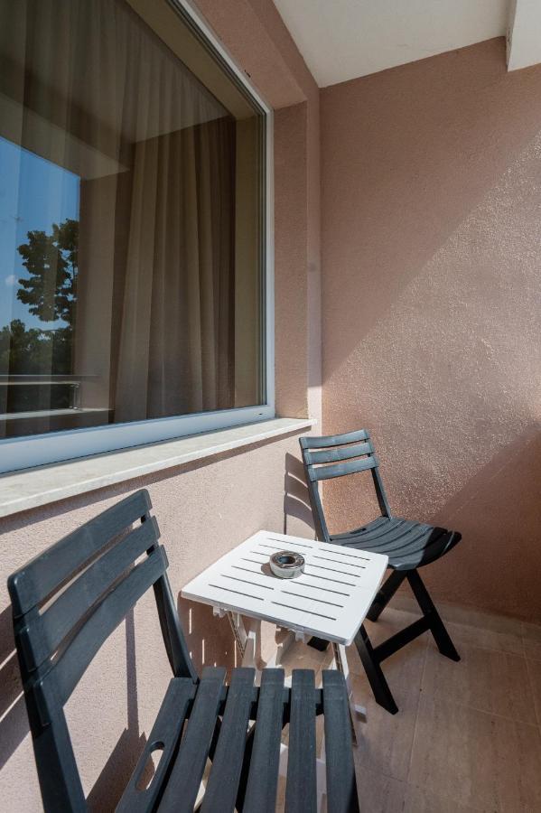 Ferienwohnung Nomad Haven: 1Bd Flat With Balcony & Desk Sofia Exterior foto